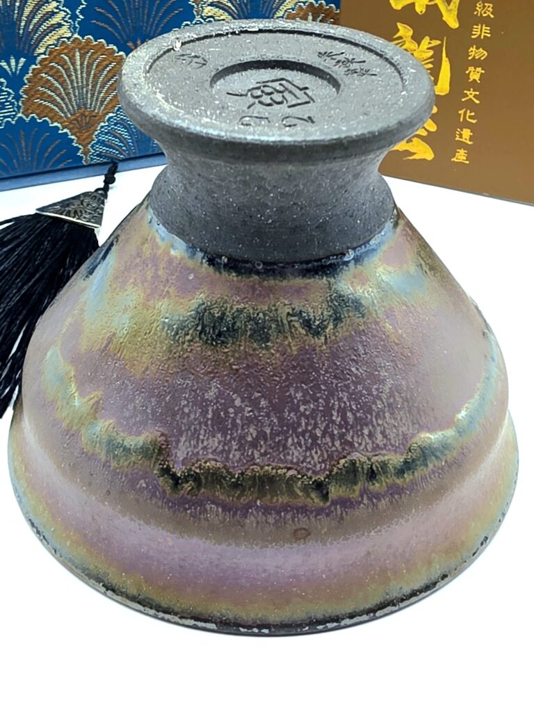 Zhu qiu min Aurora Summit pink pedestal