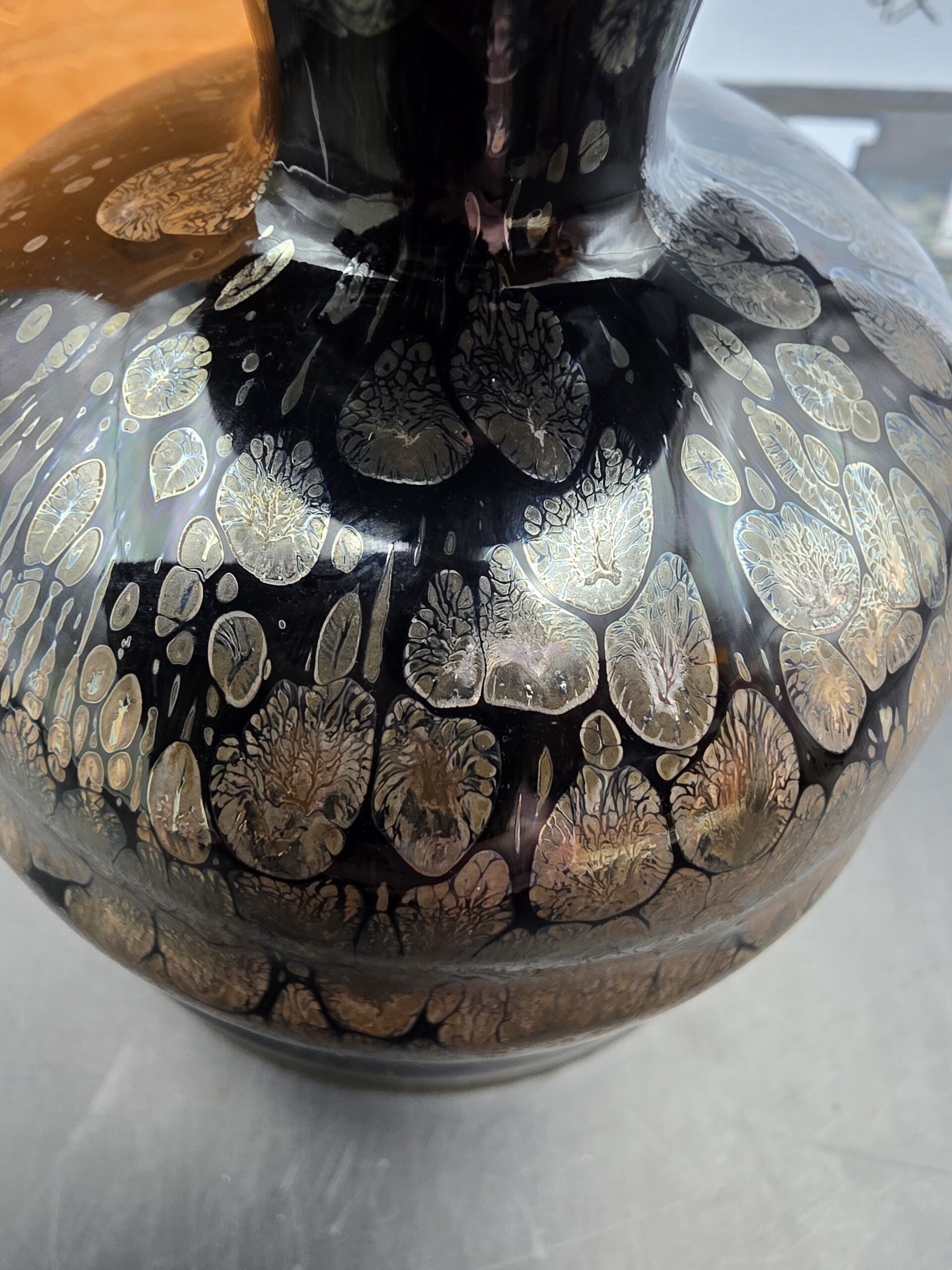 Huang Wenhua custom pedestal sleeping dragon.