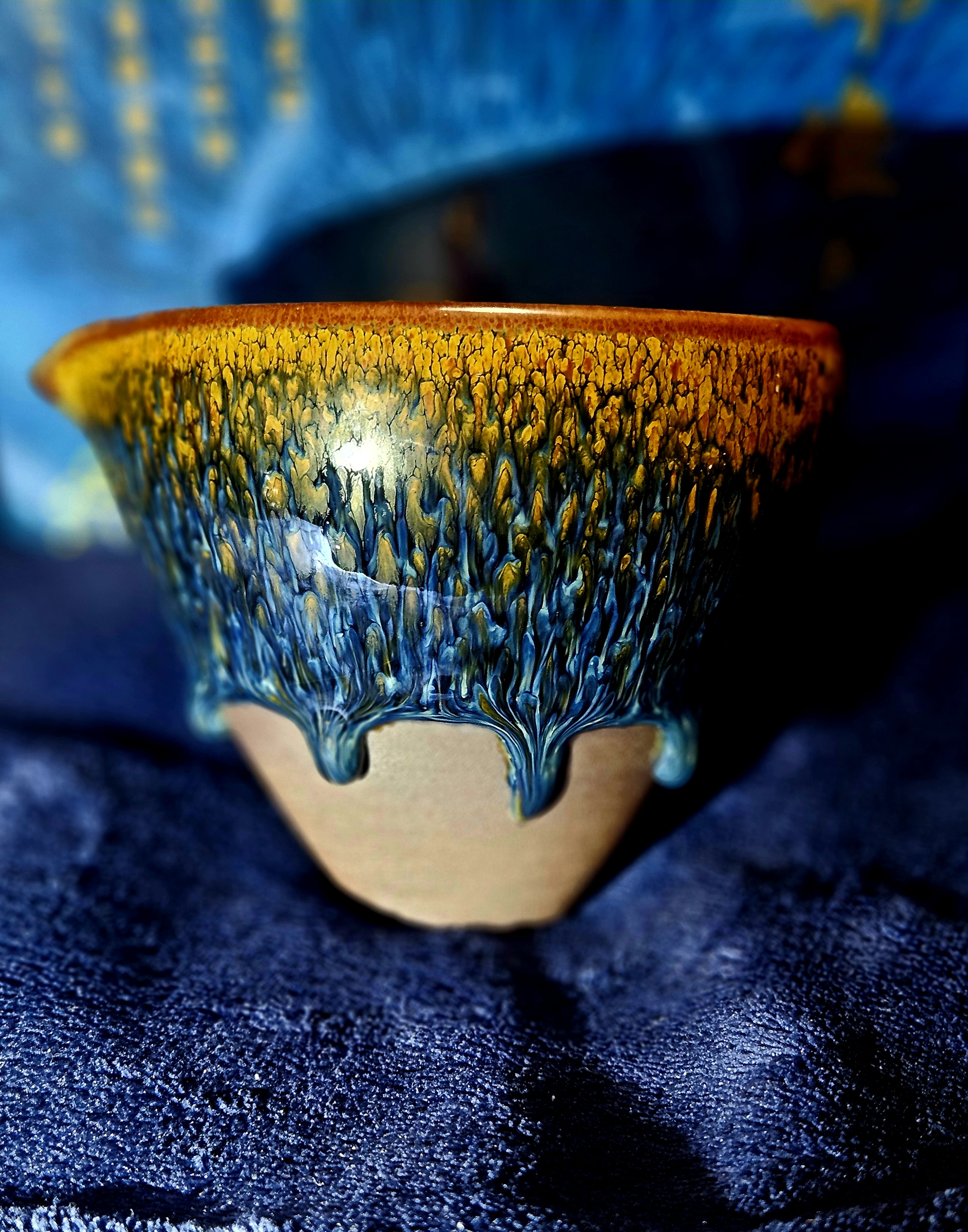 Cao Weijun drippy pitcher/sharing cup