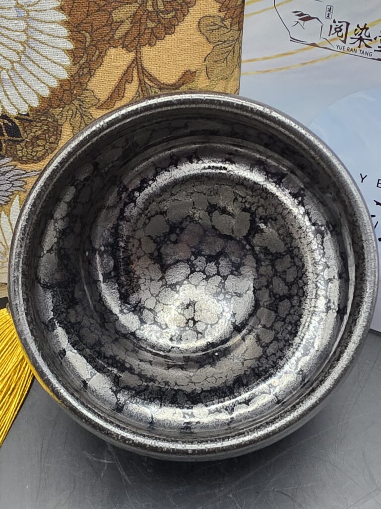 Yue Ran Tang silver sleeping dragon