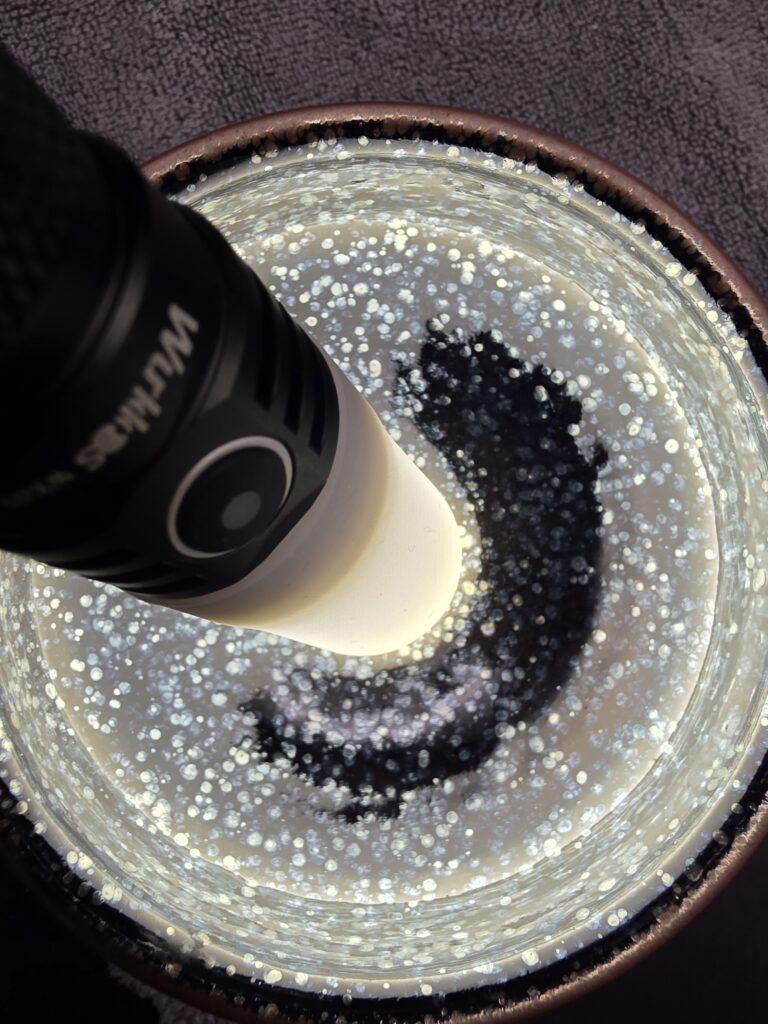 Wu Liyong spots & dots