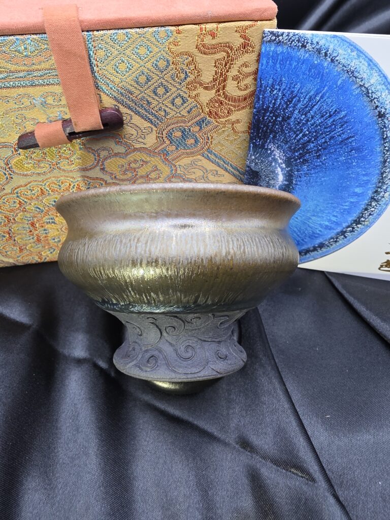 Zhu Qiumin carved pedestal