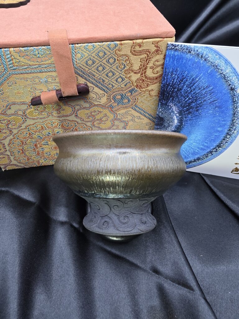 Zhu Qiumin carved pedestal