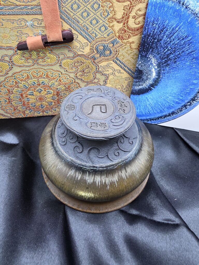 Zhu Qiumin carved pedestal