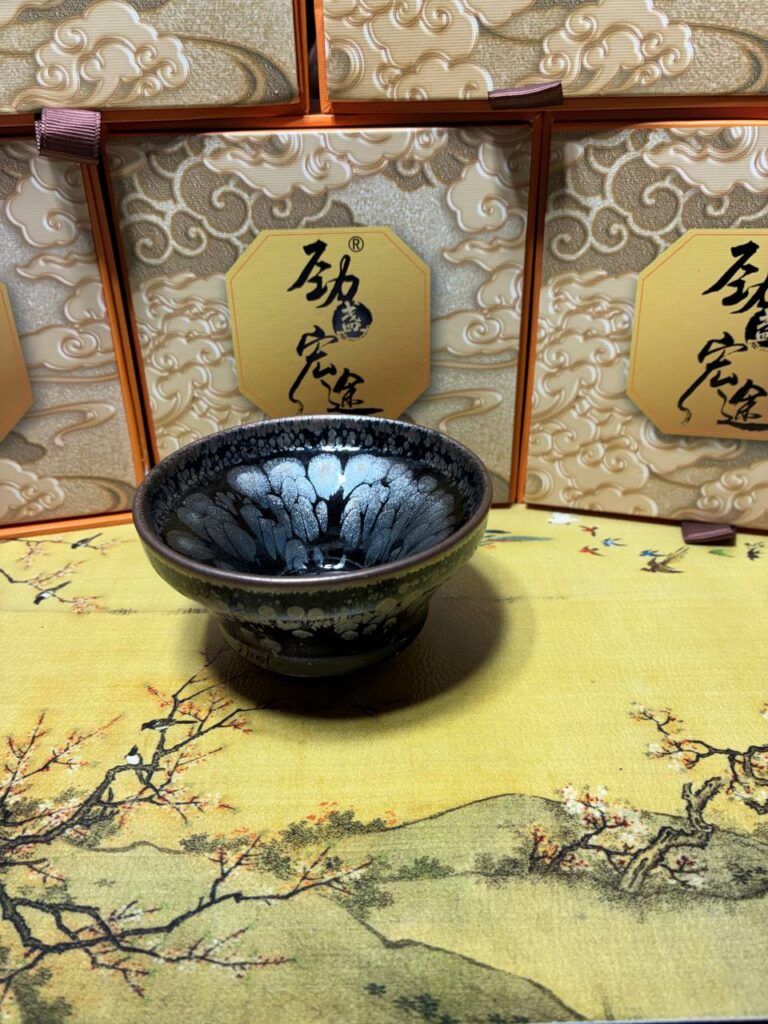 Zhi Jing · Silver Petal Bowl
